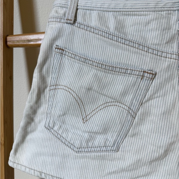 Levi's Striped Jean Shorts - Picture 5 of 7